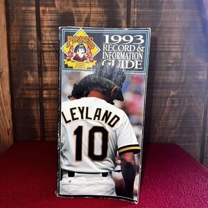 Signed Pittsburgh Pirates MLB Baseball Guide 1993 Nellie Briles & Pete Vuckovich